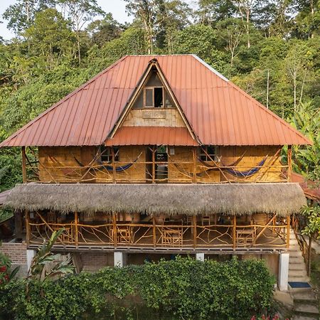 Hostal Pakay Тена Екстериор снимка