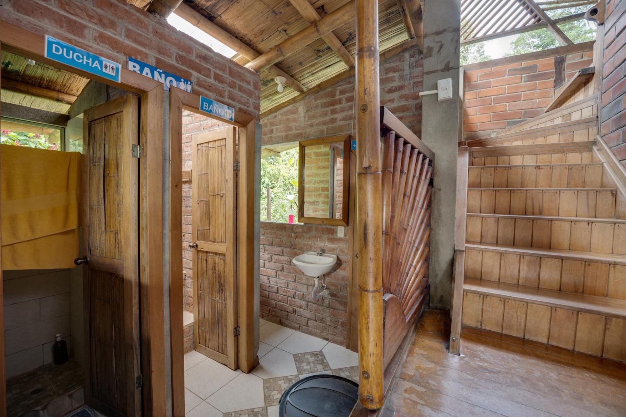 Hostal Pakay Тена Екстериор снимка