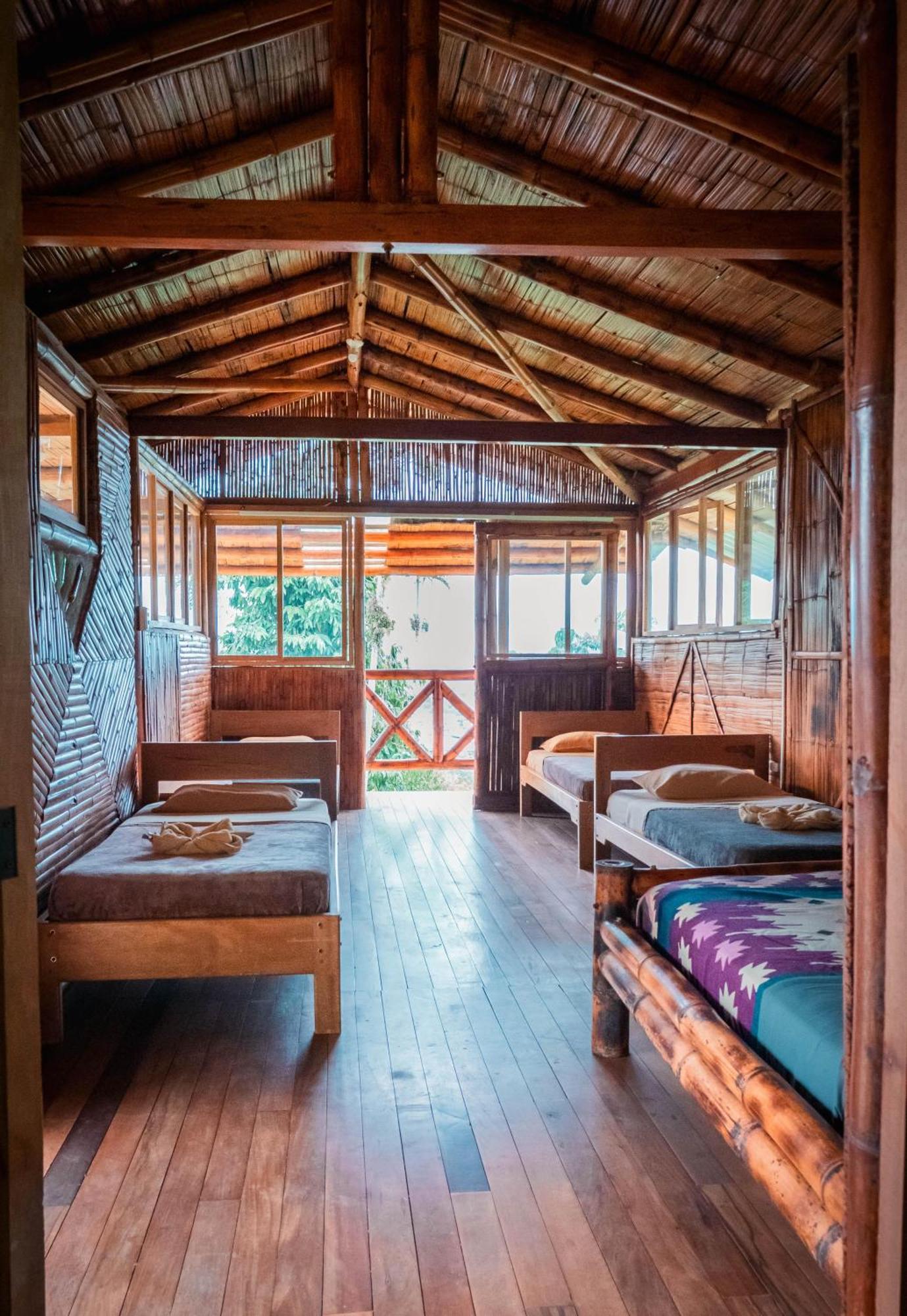 Hostal Pakay Тена Екстериор снимка