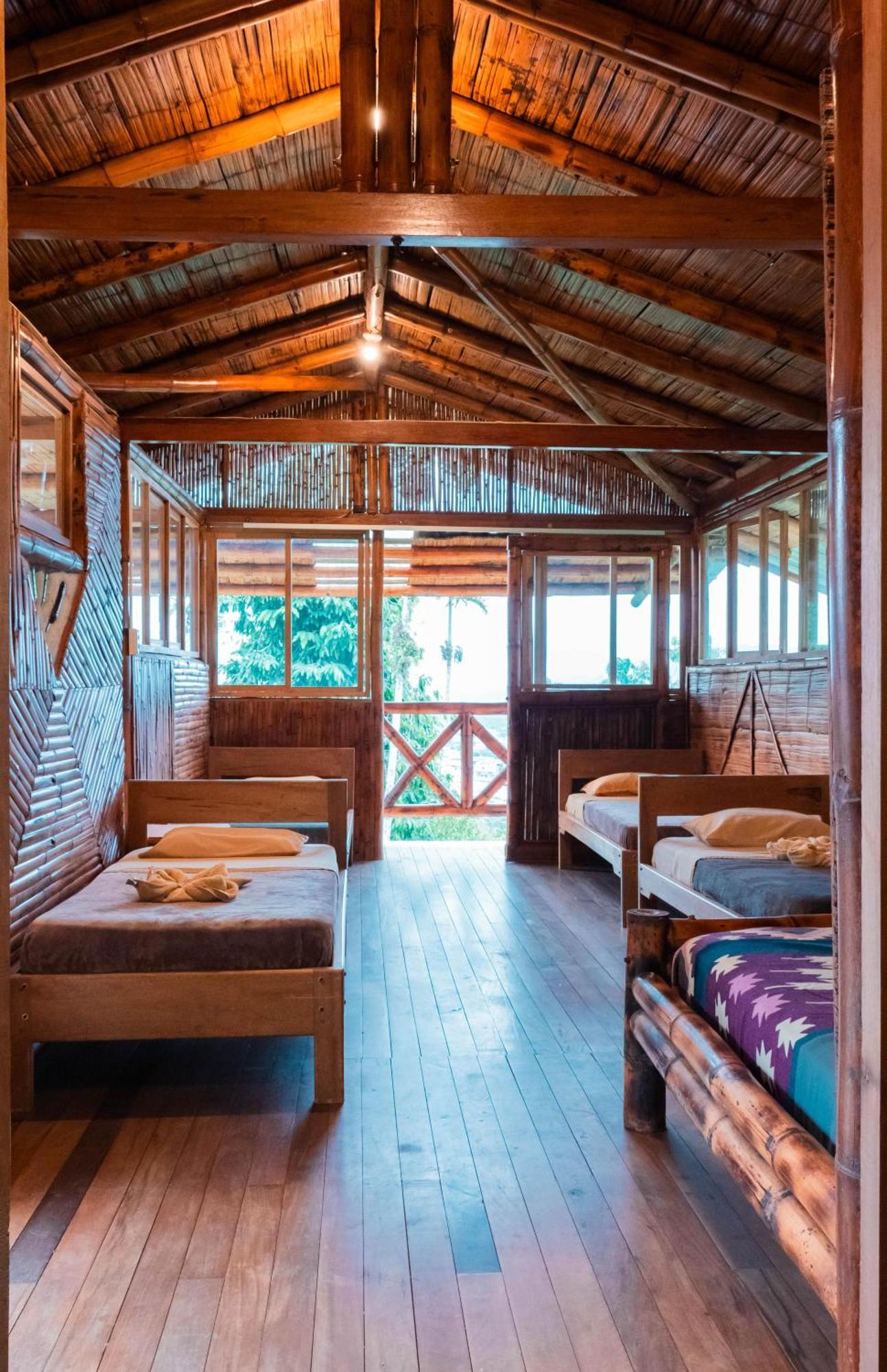 Hostal Pakay Тена Екстериор снимка